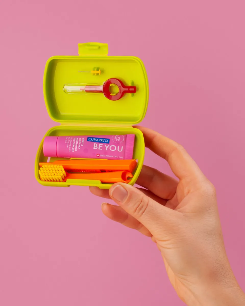 Green Travel Toothbrush Set